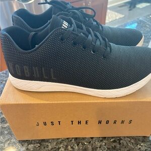 Nobull training sneakers like new. Men size 8.5/ Women size 10
